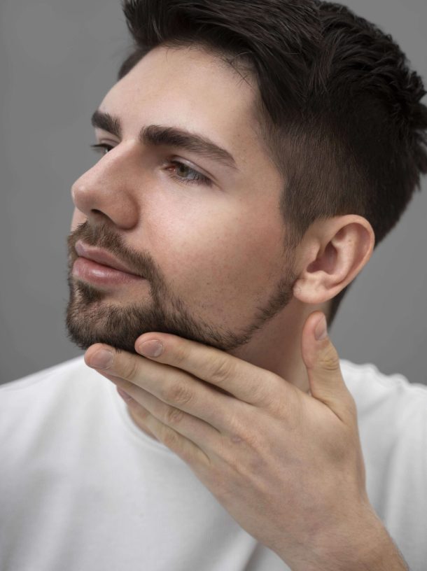 Retrato masculino com foco no rosto, imagem do site da rede Homenz
